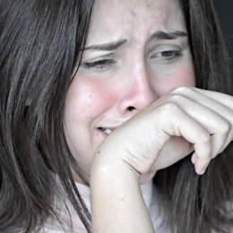 Lágrimas, até quando molharás meu rosto triste